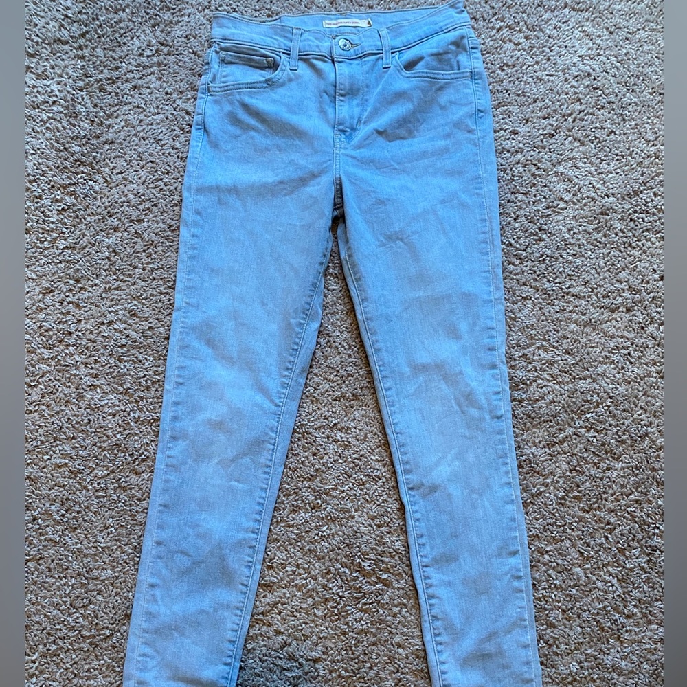 Levi’s Jeans 
Vintage 
Super Skinny
Size 27
Retail Price: $100